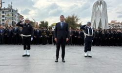 Cumhuriyet Bayramı İçin Çelenk Töreni