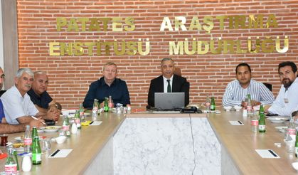 Azerbaycan heyeti Enstitü’yü ziyaret etti