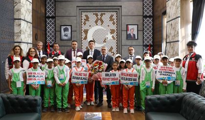 Dumlupınar İlkokulu Öğrencilerinden Vali Cahit Çelik’e Ziyaret