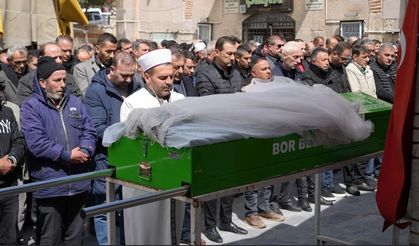 Eşi tarafından bıçaklanan kadın son yolculuğuna uğurlandı