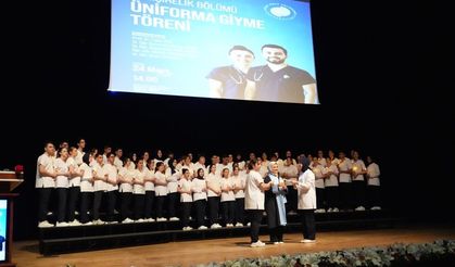 120 hemşire adayı üniforma giydi