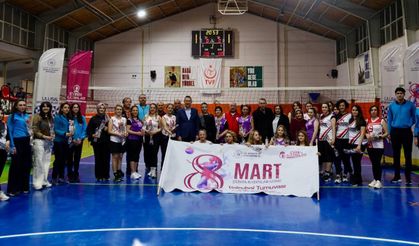 Bor’da Kadın sporculara anlamlı kutlama