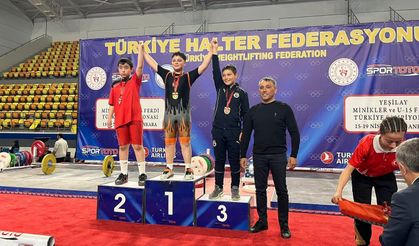 Halterde Türkiye Üçüncülüğü Niğde’nin!