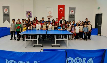 Masa Tenisi turnuvasında 23 Nisan coşkusu
