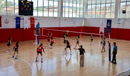 Voleybol Altyapı Küçük Kızlar Müsabakaları tamamlandı