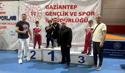 Niğdeli Sporcular Gaziantep’ten madalyalarla döndü