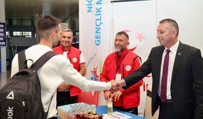 Üniversitelilere otogarda sıcak karşılama