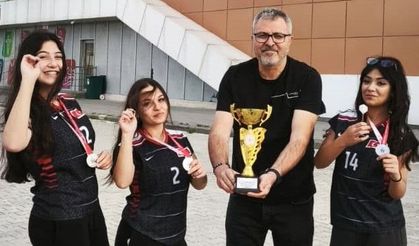 Şehit Nuri Pamir Anadolu Lisesi Dartta il ikincisi