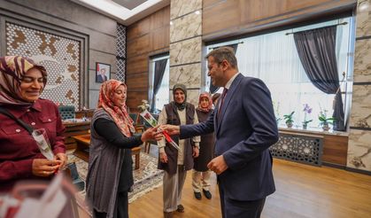 Vali Akmeşe kadın çiftçileri ağırladı