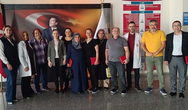 Devlet Hastanesinden emeklilerine plaket