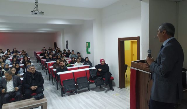 Hacı Zekiye Arslan Anadolu Lisesinde Tarım Teknolojileri konuşuldu