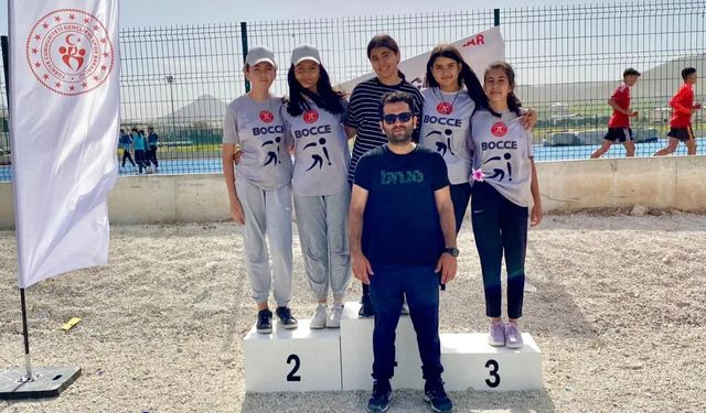 Kızılca Ortaokulu Türkiye Şampiyonası biletini kaptı