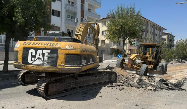 Bor’da asfaltlama ve peyzaj çalışması