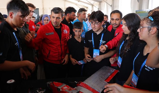 Bayraktar: Savunma sanayimizdeki yüzde 85 oranında dış bağımlılık yüzde 20'lere düştü