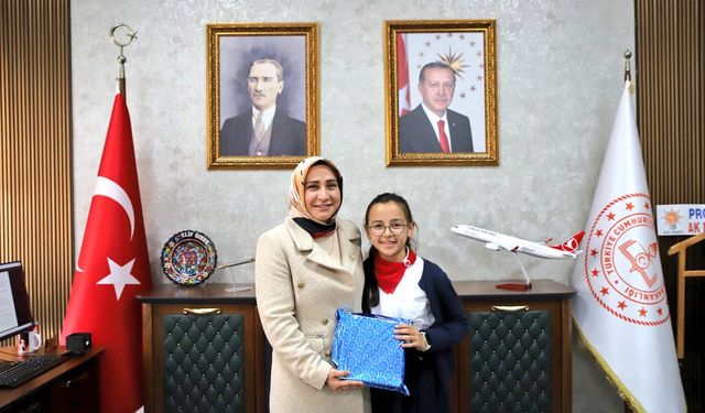 İstiklal Marşı'nı en güzel Niğdeli öğrenci okudu