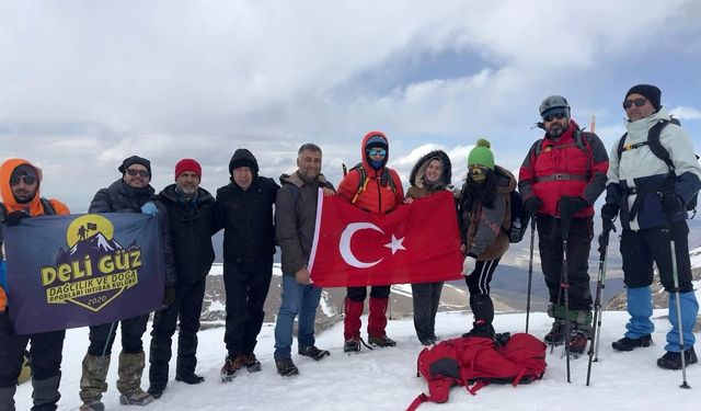 Dağcılar Bolkar Dağları'nda zirve yaptı