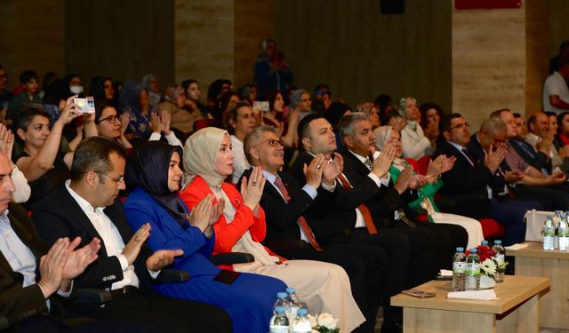 Geçmişten Günümüze Niğde Motifleri Defilesi düzenlendi