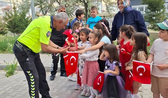 Miniklere Güvenlik ve Trafik Eğitimi