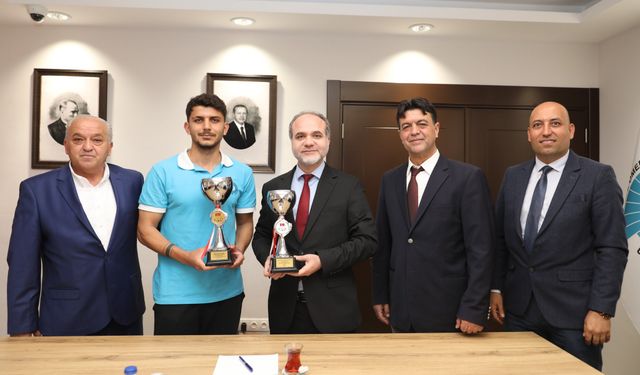 Rektör Uslu’dan Başarılı Sporculara Tebrik: “Sizlerle Gurur Duyuyoruz”