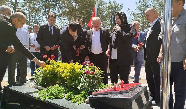 Aybüke öğretmen şehadetinin 8. yıl dönümünde dualarla anıldı
