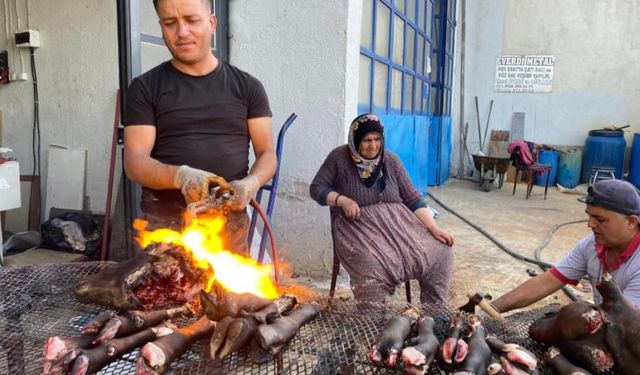 Niğde’deki metal ustaları bayramda tezgahlarını kelle ütmek için açıyor