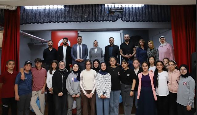 Niğde’de “Ekran Bağımlılığı” Tiyatrosu ve Sanat Etkinlikleri Gerçekleşti