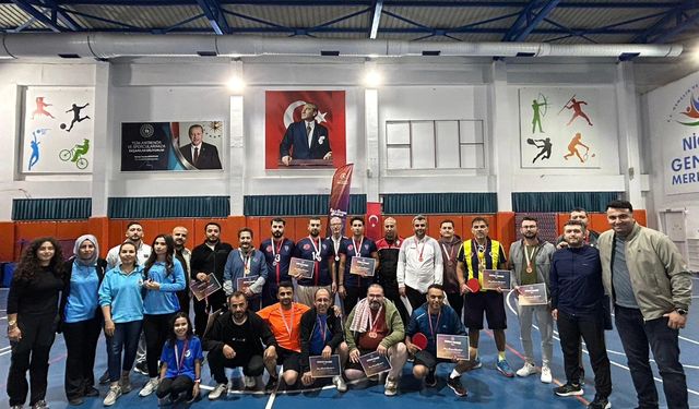 Niğde’de Kamu Spor Oyunları Masa Tenisi Turnuvası Tamamlandı: Özel Eğitim Okulu İl Birincisi Oldu