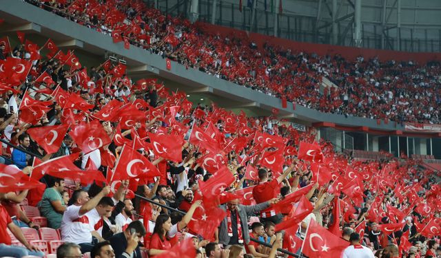 Türkiye - Gürcistan maçının tribün gelirleri Gazze'ye bağışlanacak