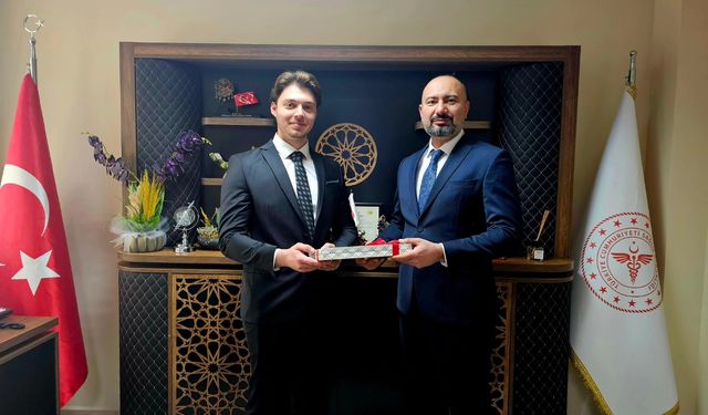 Niğde Ömer Halisdemir Üniversitesi Hastanesi’nin İlk Asistan Hekimi Uzmanlığını Aldı