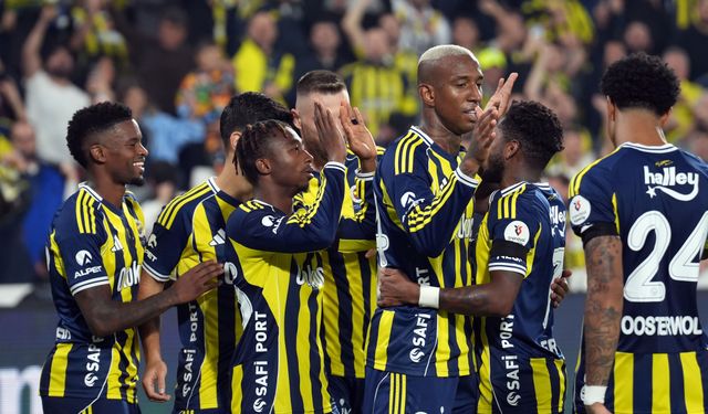Fenerbahçe, liderle arasında puan farkını 1'e indirdi