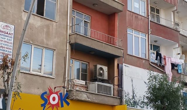 Niğde’de 19 Yaşındaki Genç Kız 5. Kattan Düşerek Hayatını Kaybetti