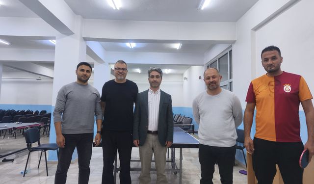 Bor’da Öğretmenler Günü Masa Tenisi Turnuvası Nefes Kesti