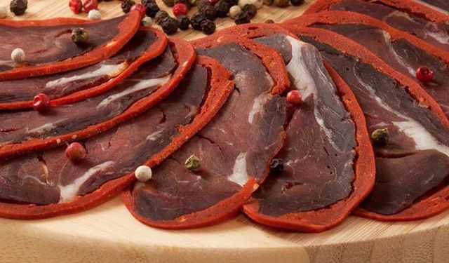 Niğde’de Pastırma Sonrası 5 Kişi Hastanelik Oldu: Gıda Zehirlenmesi Şüphesi