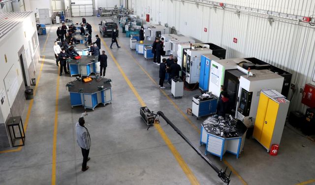 Sanayi üretimi yıllık yüzde 2,2 arttı