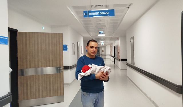 Aslı Nur, Yeni Yılın İlk Gülü Oldu