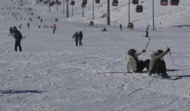 Prof. Dr. Karaaslan:”Eller cepte yürümeyin”