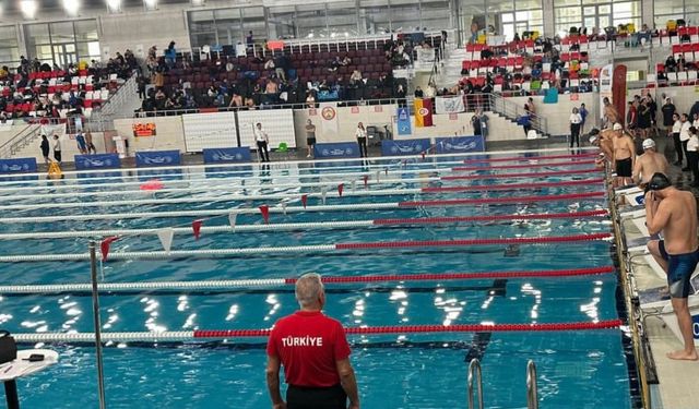 Niğdeli sporcular yüzmede gururlandırdı