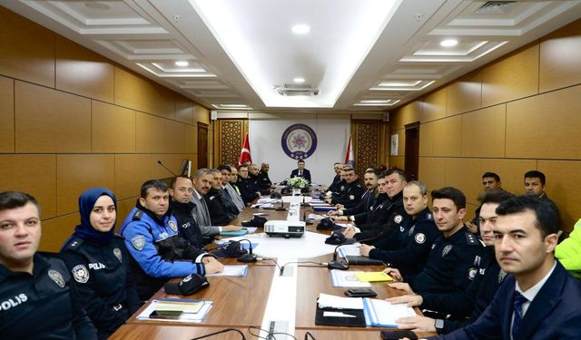 Vali Akmeşe Güvenlik ve Asayiş Brifingi aldı