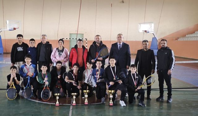 Yıldızlar Tenis İl Birinciliği tamamlandı