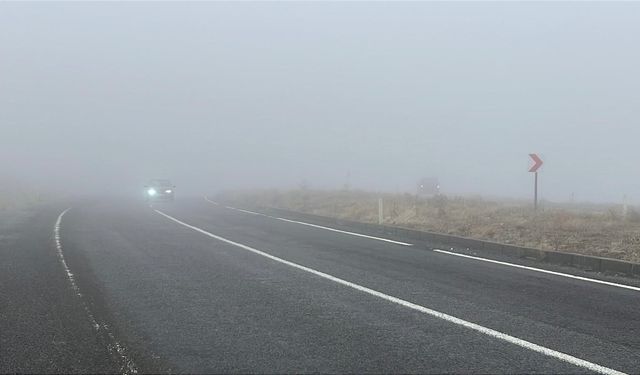 Niğde'nin yüksek kesimlerinde sis etkili oldu