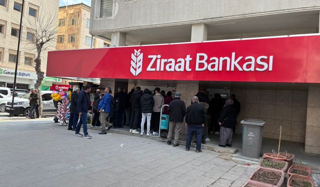 Bayram öncesi Emekli ikramiyesi yoğunluğu