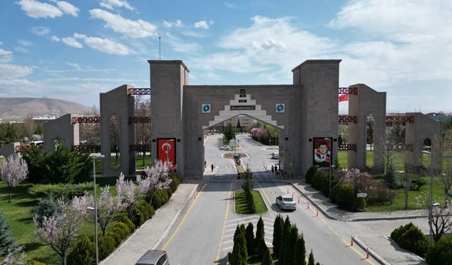 NÖHÜ’de Tarım Makineleri programı açıldı