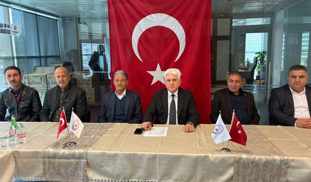 Yeşil “Kimse sütten çıkmış ak kaşık değil”