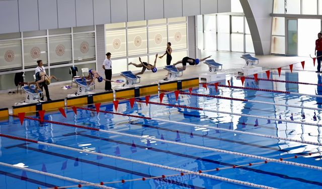 Gençlik Haftası’nda Yüzme Heyecanı