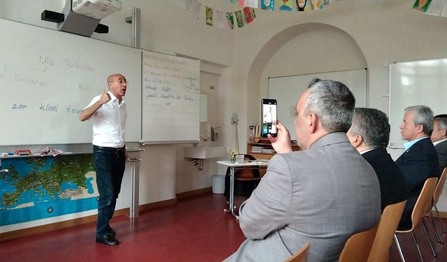 Yazarımız Karabulut’tan Almanya’da Doğu Türkistan Konferansı
