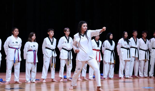 NÖHÜ’de Spor Şenlikleri Ödül Töreni