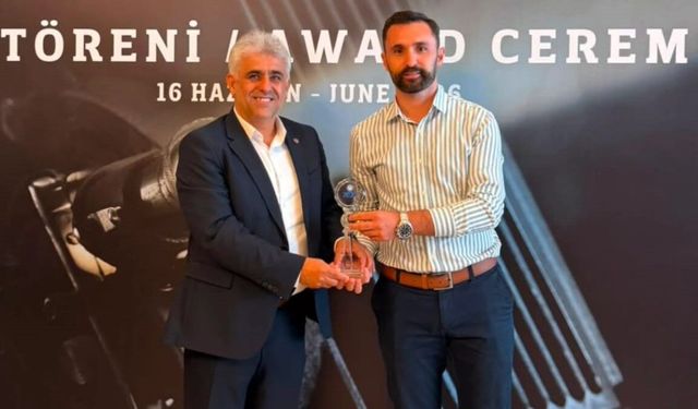 Orhan'dan Türkiye ikincisi öğretmene tebrik