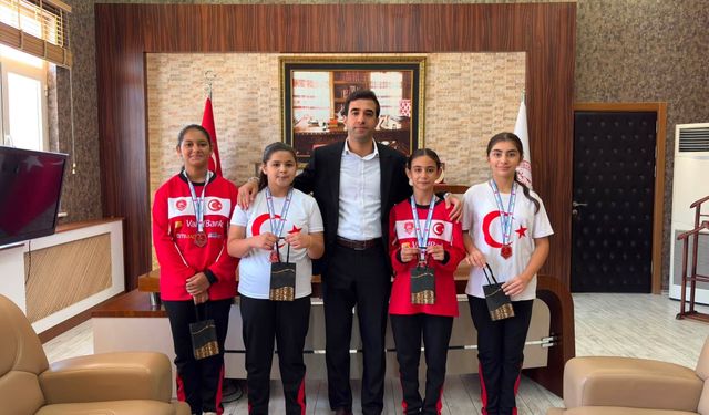 Başarılı Sporculara Altınla ödüllendirildi