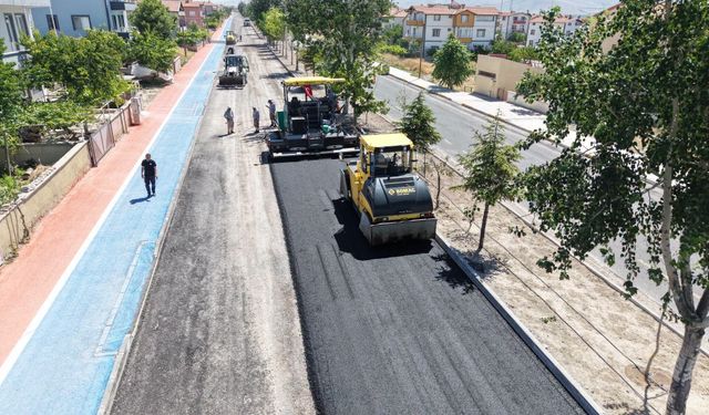 Bor’da hastane yolunda asfaltlama çalışması