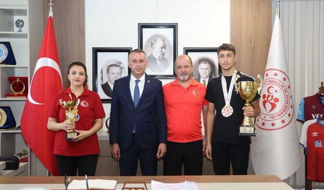 Şampiyon Erdem kardeşlere tebrik